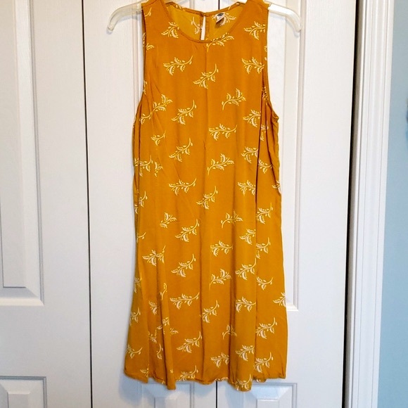 Old Navy Women’s dress - Picture 2 of 4